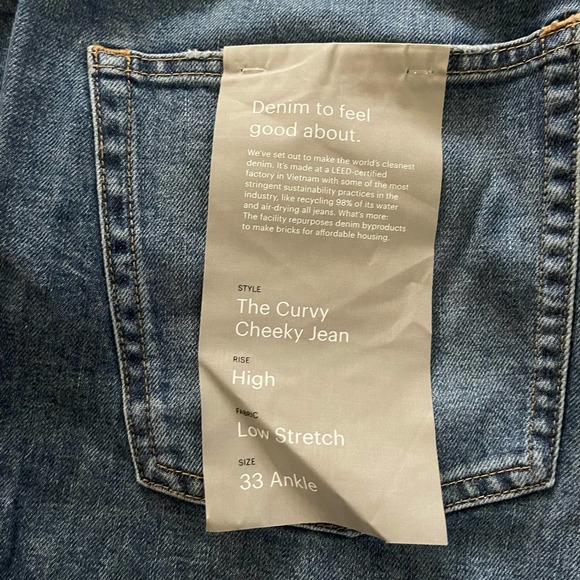 NEW Everlane The Curvy Cheeky Jean in Mid Blue Raw Hem Size 33 Crop - Picture 4 of 8